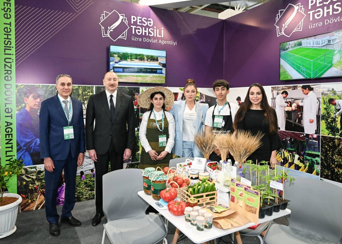 İlham Əliyev 19-cu “Caspian Agro Week” və 31-ci “InterFood Azerbaijan” sərgiləri ilə tanış olub