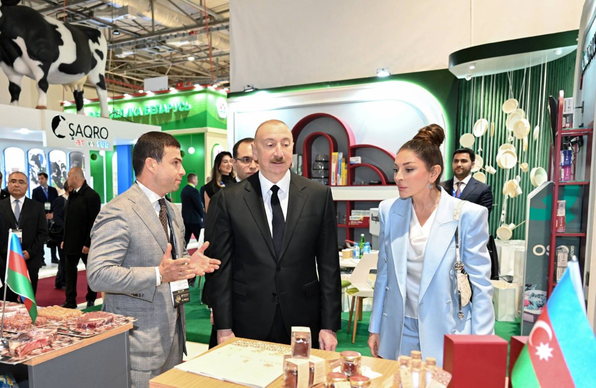 İlham Əliyev 19-cu “Caspian Agro Week” və 31-ci “InterFood Azerbaijan” sərgiləri ilə tanış olub