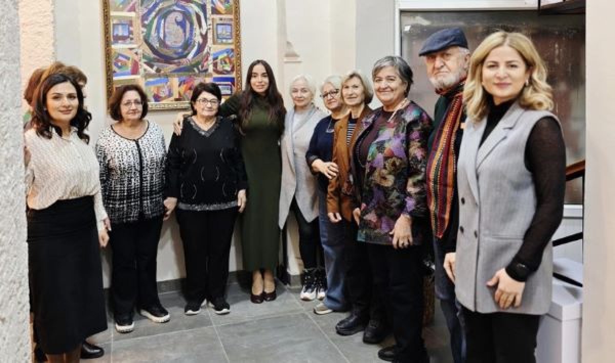 Leyla Əliyeva "YAŞA" Mərkəzində yaşlı nəslin nümayəndələri ilə görüşüb