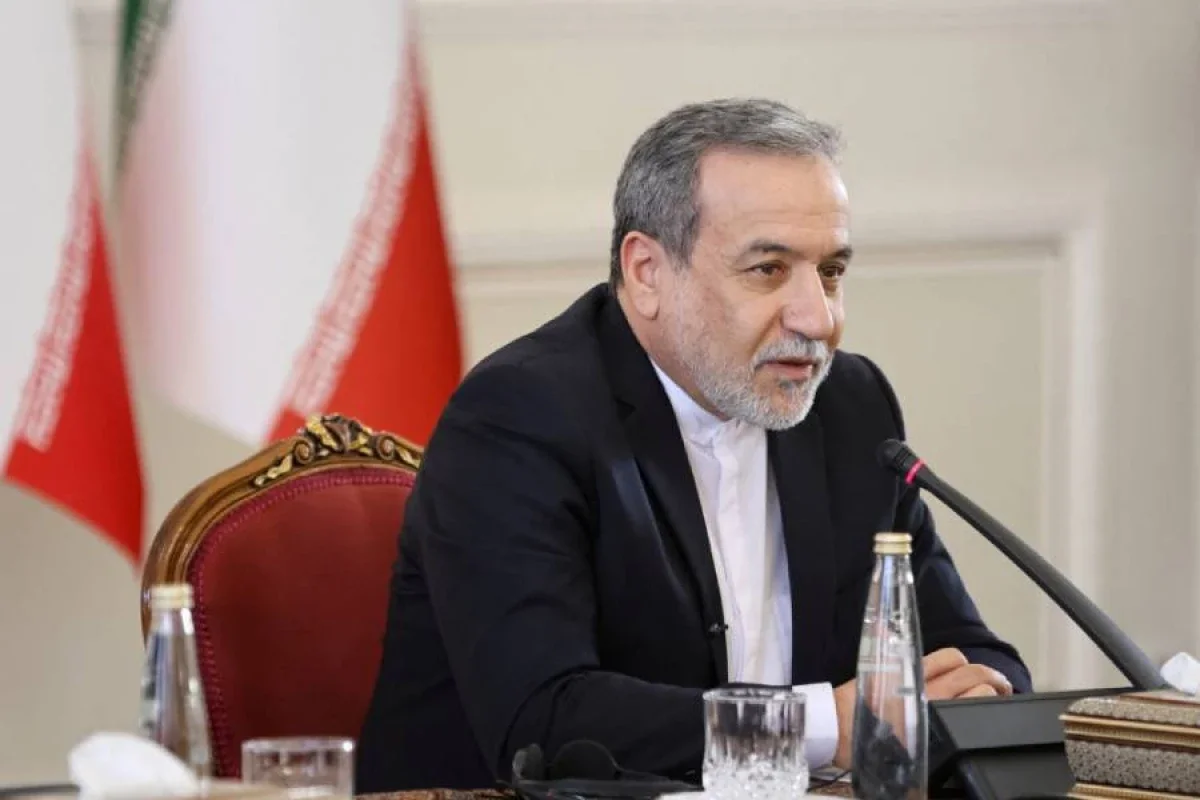 Abbas Əraqçi: Hörmüz boğazı açıqdır