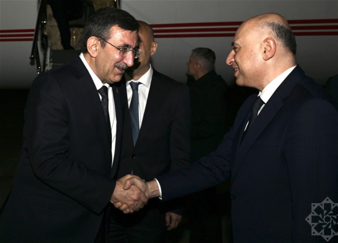 Türkiyənin vitse-prezidenti Azərbaycana gəlib 