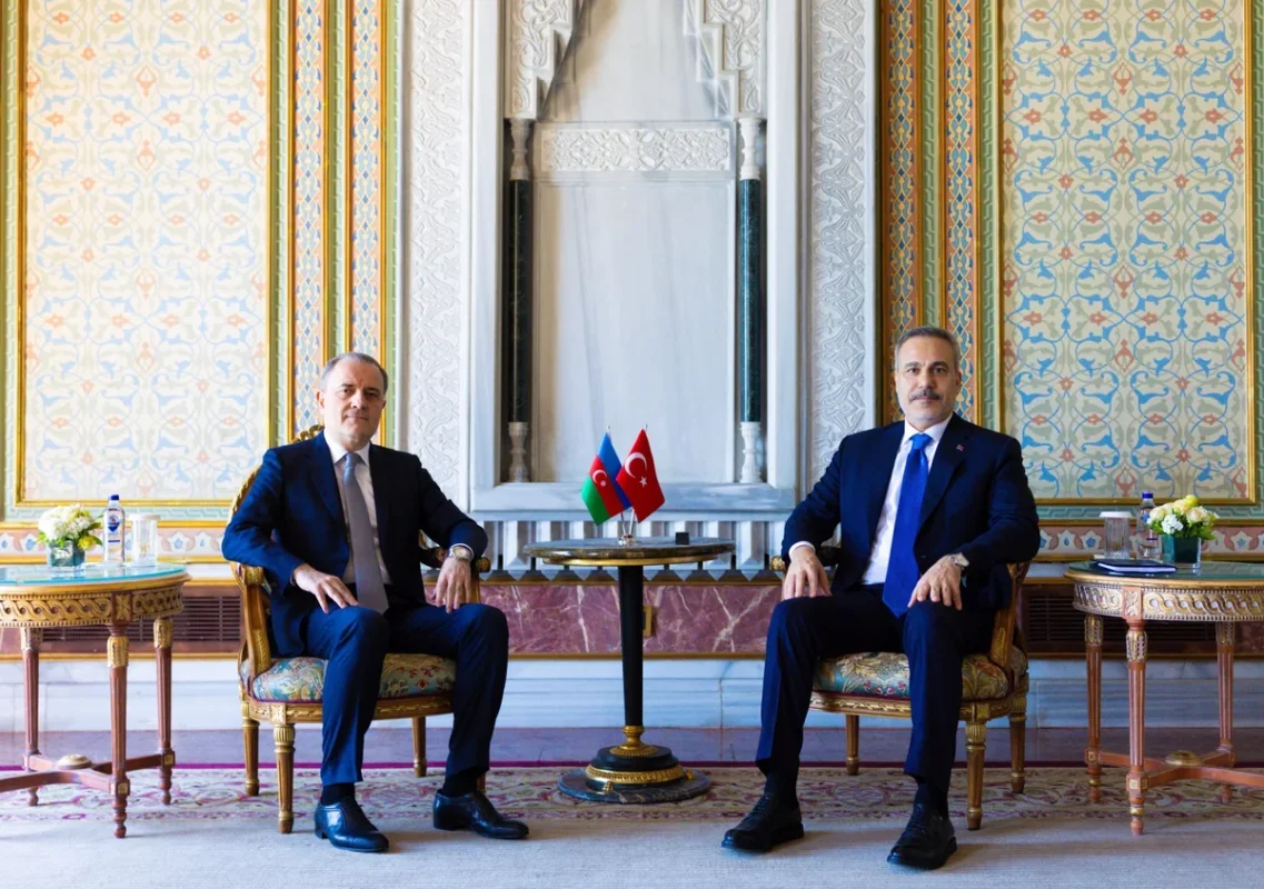 Ceyhun Bayramov İstanbulda Hakan Fidanla görüşüb