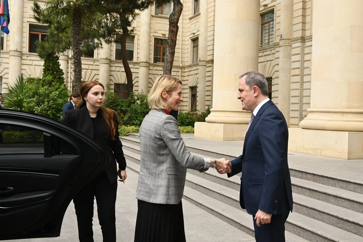 Ceyhun Bayramov Kallasla görüşüb