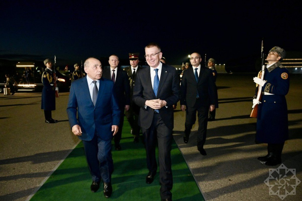  Latviya Prezidenti Azərbaycana rəsmi səfərə gəlib