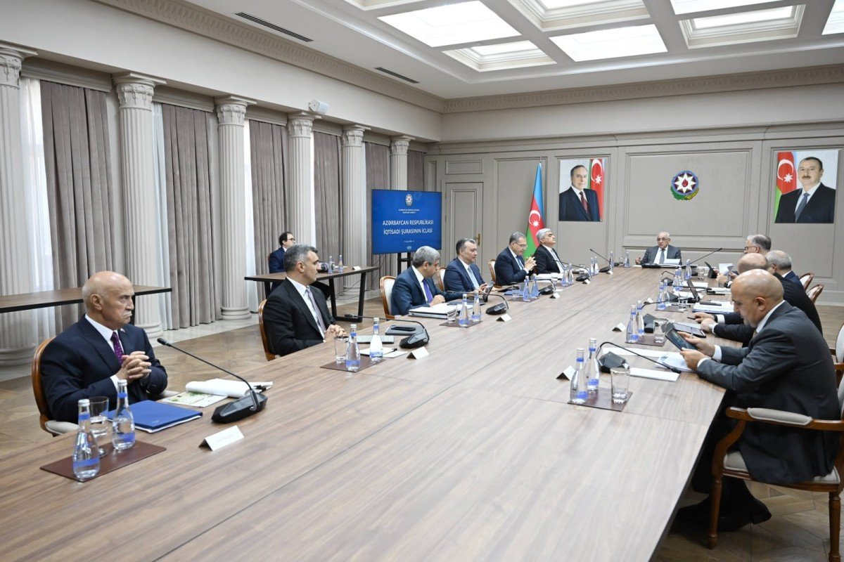 İqtisadi Şuranın iclası keçirilib