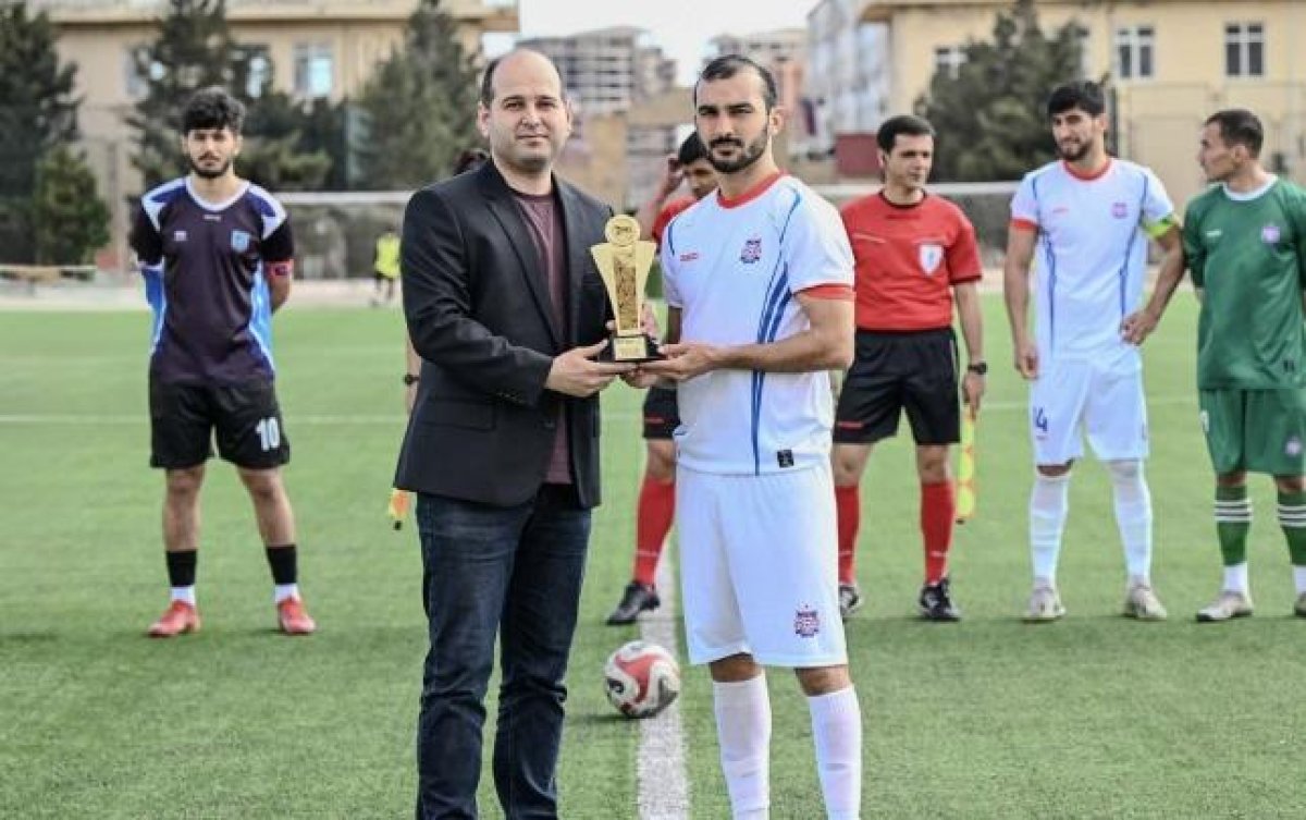 2-ci liqa: qalibə mükafat veriblər