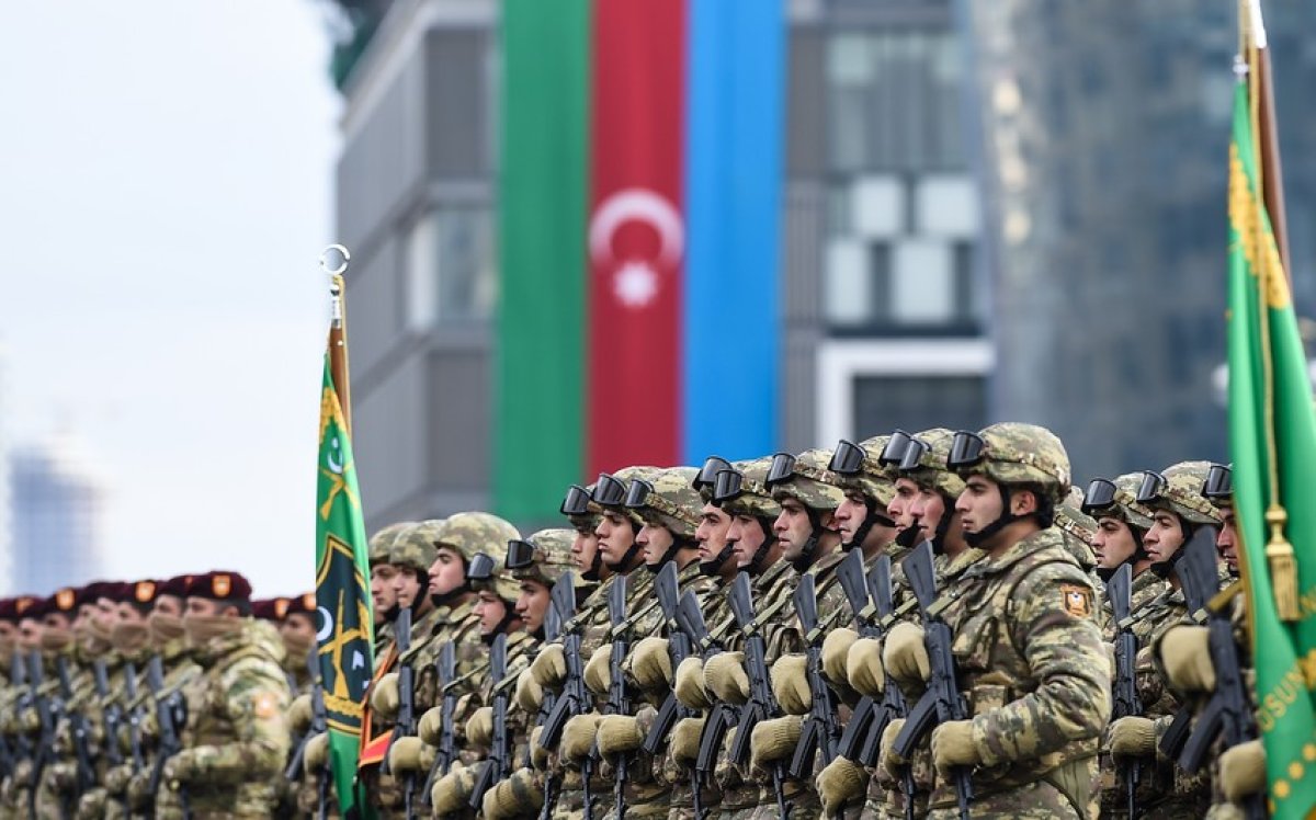Hərbi xidmətdə olan diplomatlara müavinət ödəniləcək