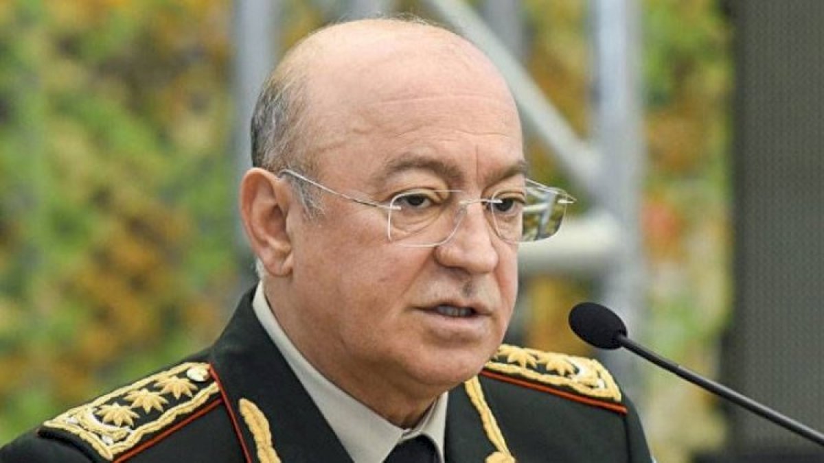 Nazir polkovniki rəis vəzifəsindən azad edib