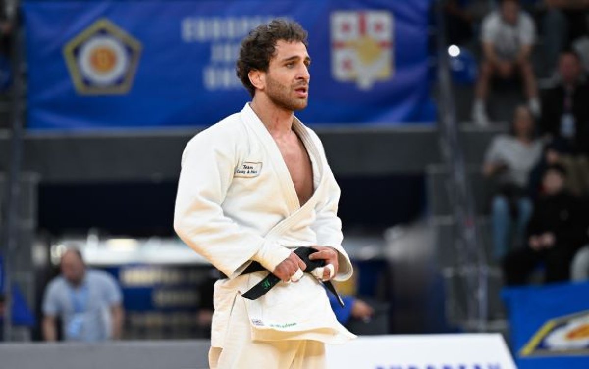 Hidayət Heydərov gümüş medal qazanıb