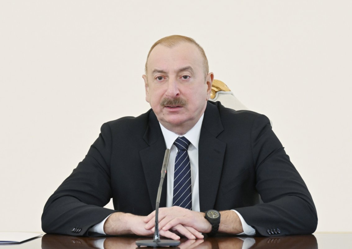 Prezident dövlət qulluqçularını təltif edib – Siyahı