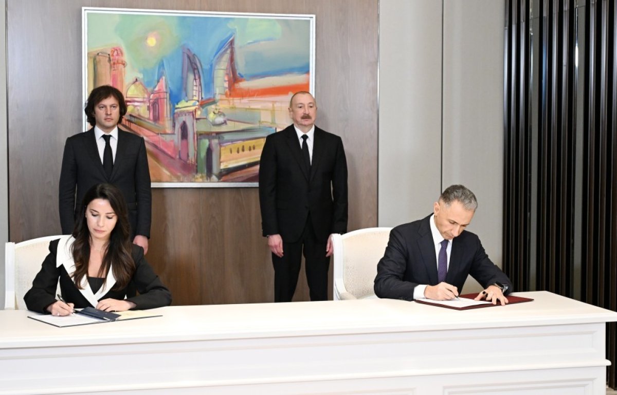 İlham Əliyev Gürcüstanın Baş naziri ilə görüşüb, sənədlər imzalanıb
