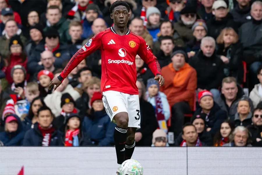  20 yaşlı futbolçu ilə uzunmüddətli müqavilə imzalamaq istəyirlər