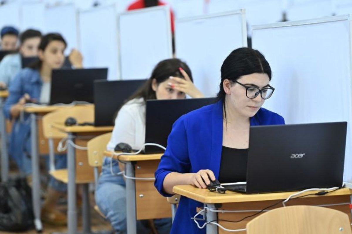 Məktəb direktorlarının işə qəbulu üzrə elektron qeydiyyat başlayır