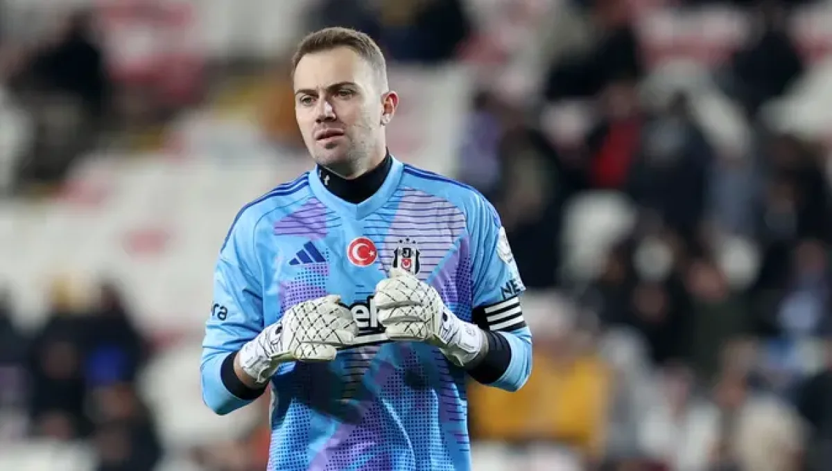 "Beşiktaş"ın qolkiperi "Fənərbağça"ya keçir