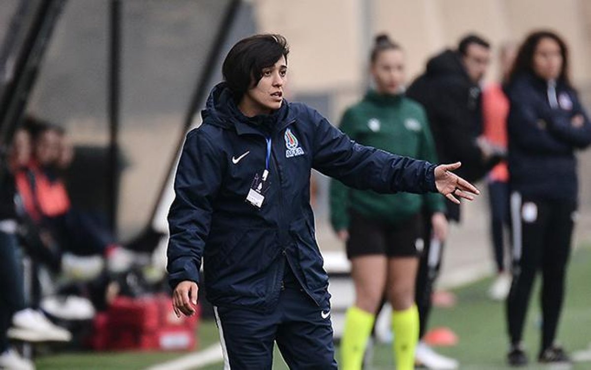 Baş məşqçi milli komandamızdan kənarlaşıb