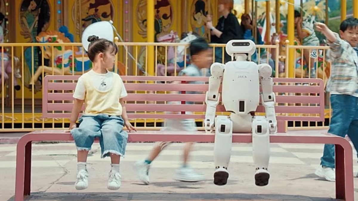 İnsanabənzər robot-uşaq yaradılıb