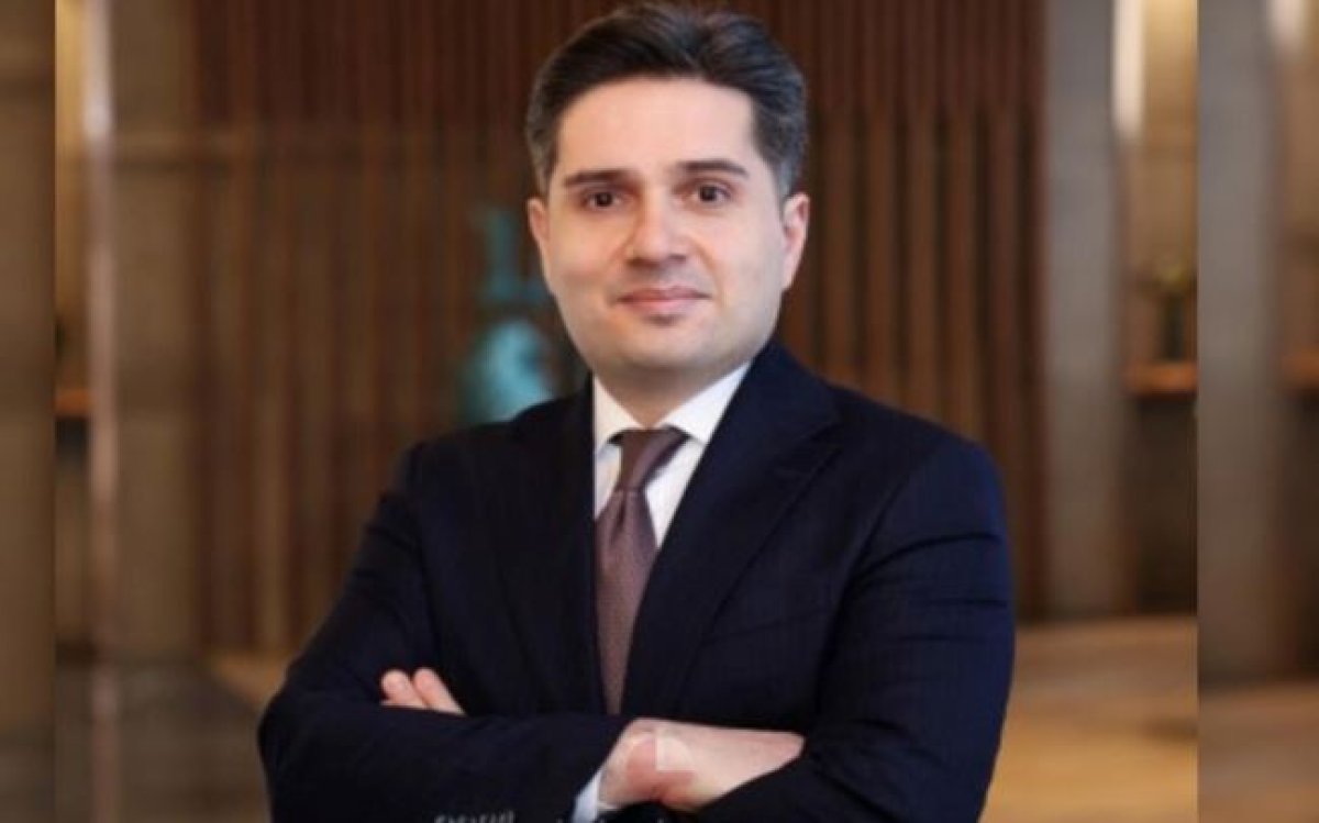 Nazir özünə yeni müşavir təyin edib