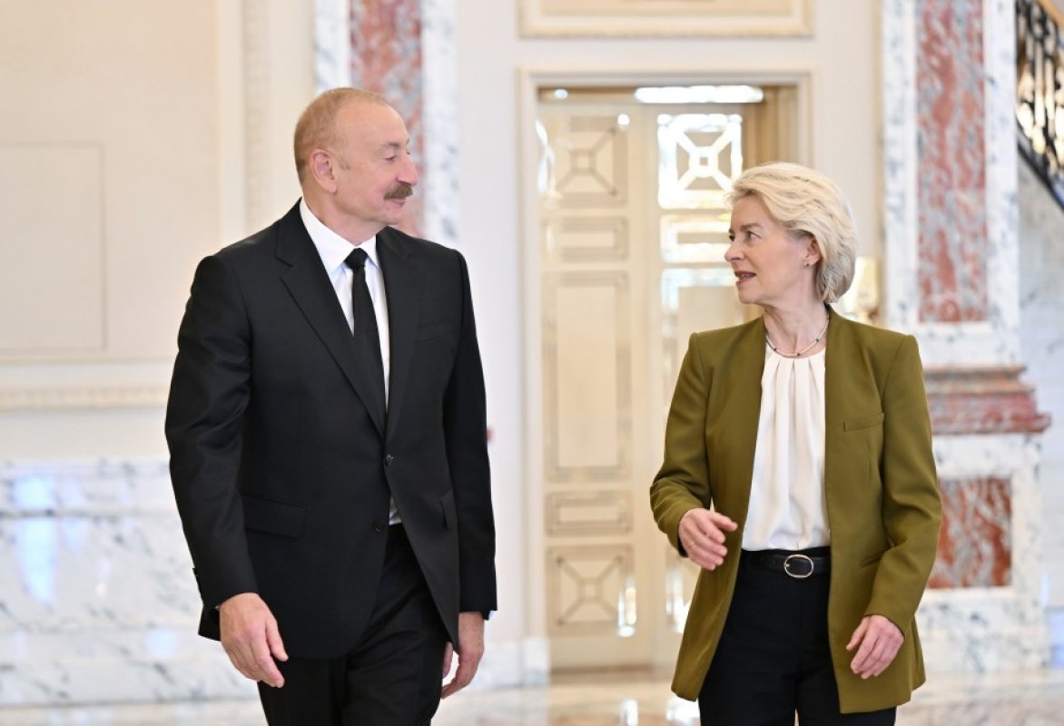 İlham Əliyevin Ursula Fon der Lyayen ilə təkbətək görüşü olub (Yenilənib)