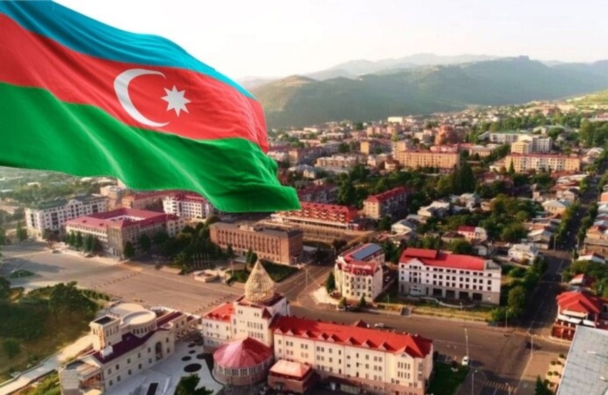 Xankəndi şəhərinə köç karvanı gedib