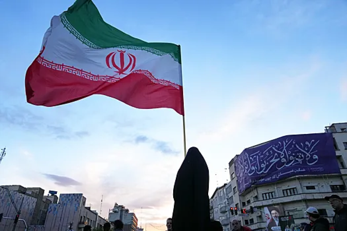 Tehran: BƏƏ-nin neft yatağında yanğını ABŞ törədib
