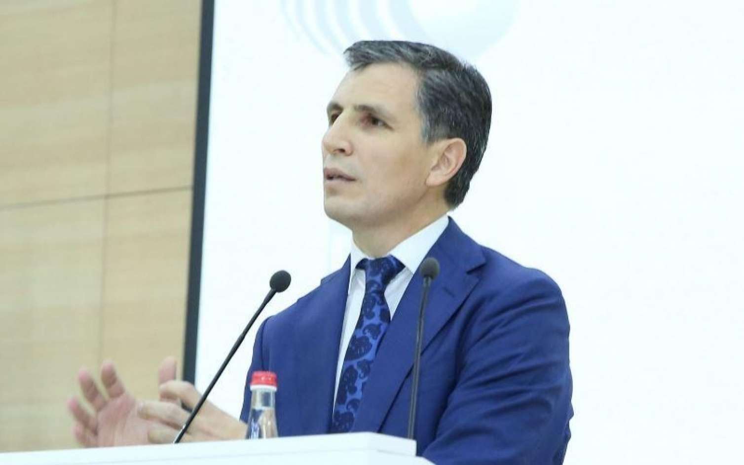 Zahid Oruc: "Məcburi köçkün” kimi təqdim olunan Azərbaycan vətəndaşları bu gündən yeni hüquqi kimlik qazanırlar